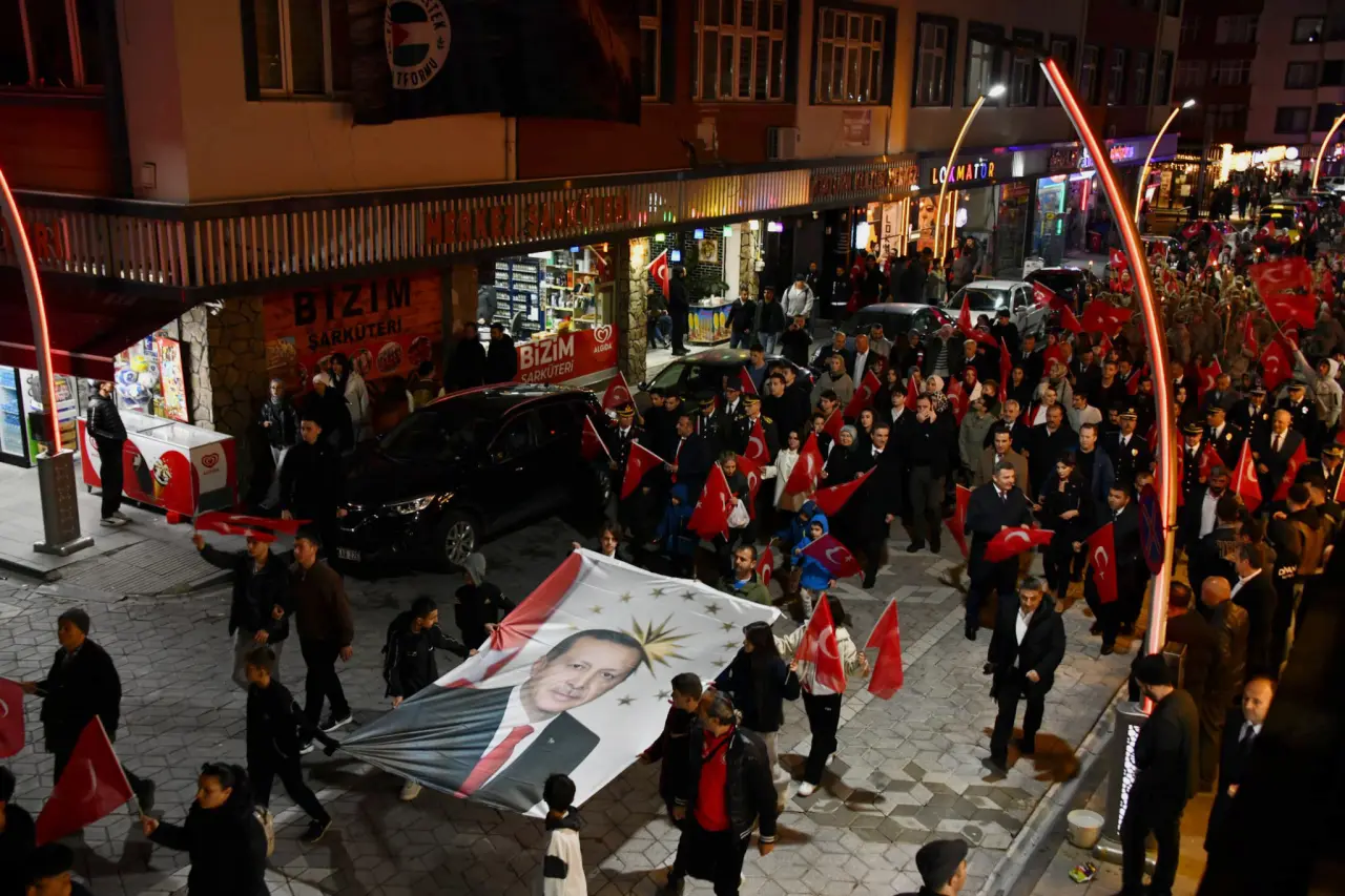 Gümüşhane'de Cumhuriyetin 102. yılında fener alayı ve kabul töreni düzenlendi 9