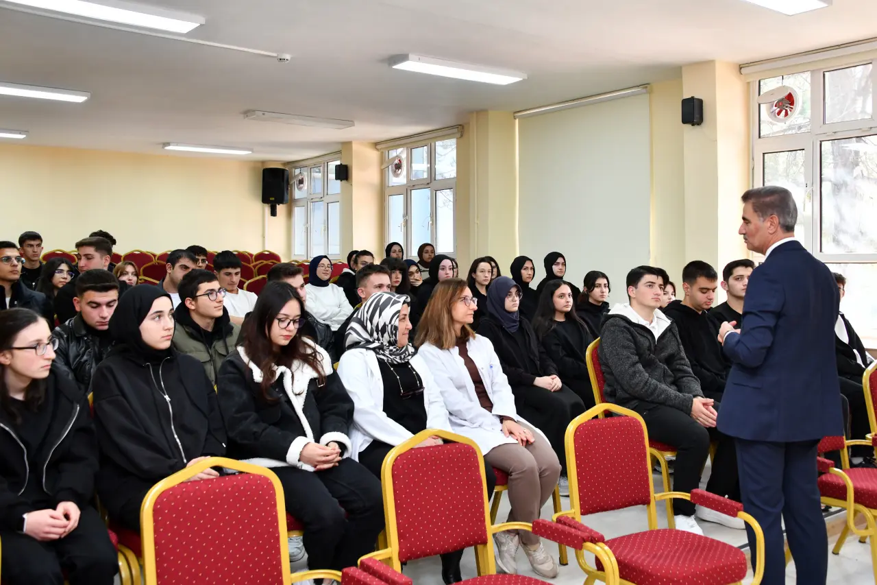 Vali Baruş'tan gençlere altın değerinde öğütler 7