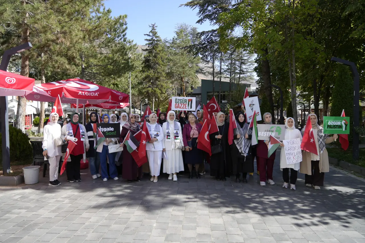 Gümüşhane’de kadınlardan “Gazze İçin Sessiz Çığlık” yürüyüşü 7