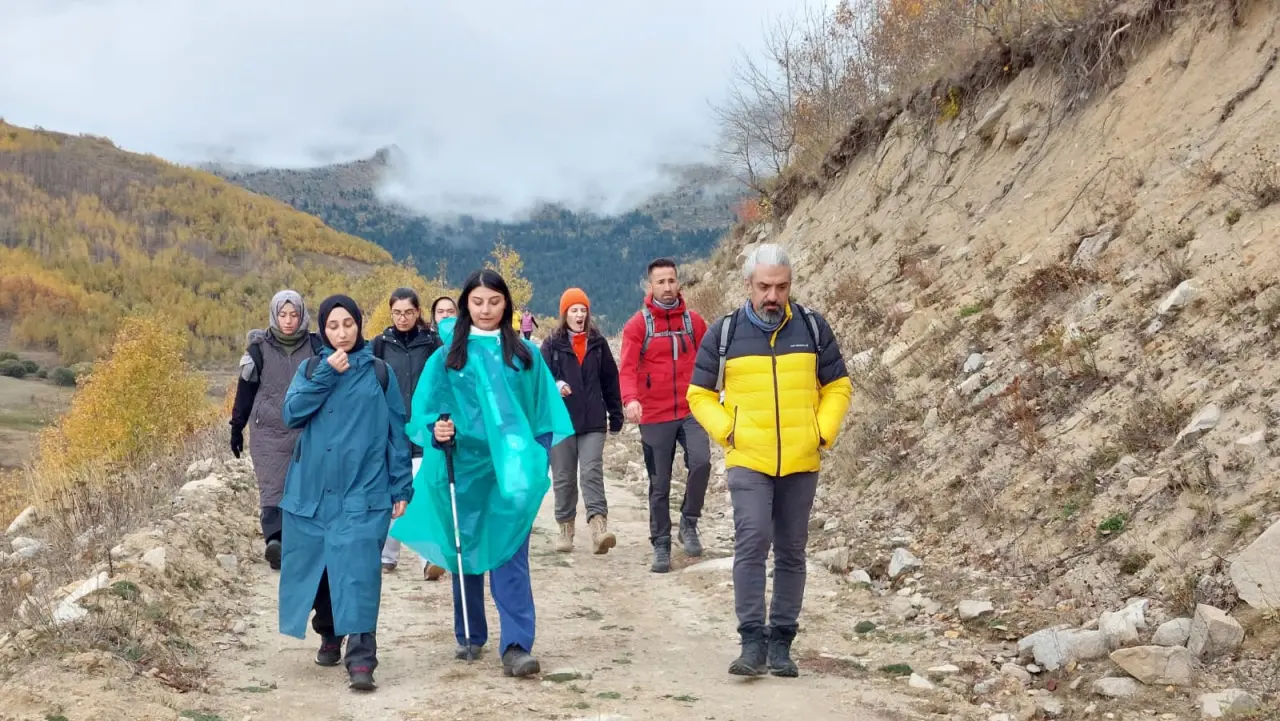 GÜDAK’tan Sonbaharın Renkleriyle Dolu Bir Doğa Yürüyüşü 4