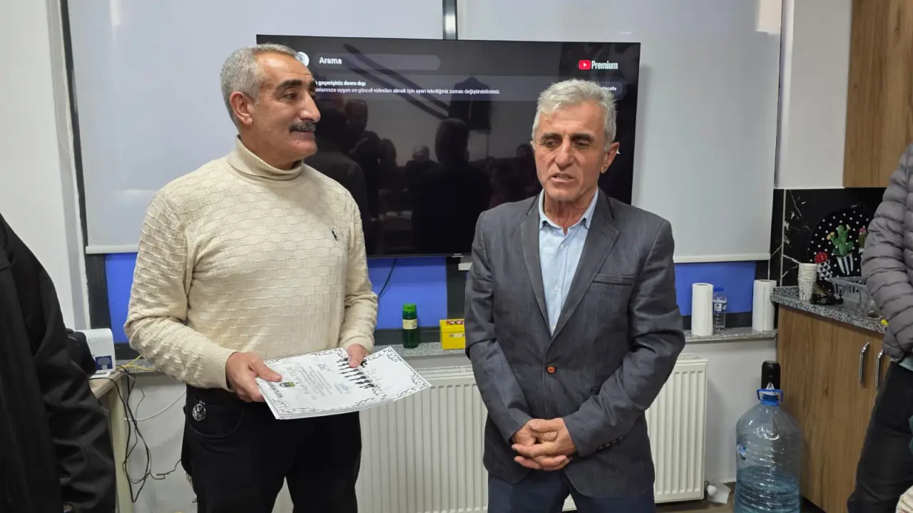 GÜDAK'ın Satranç Eğitimini tamamlayan 32 kursiyere sertifikaları verildi 6