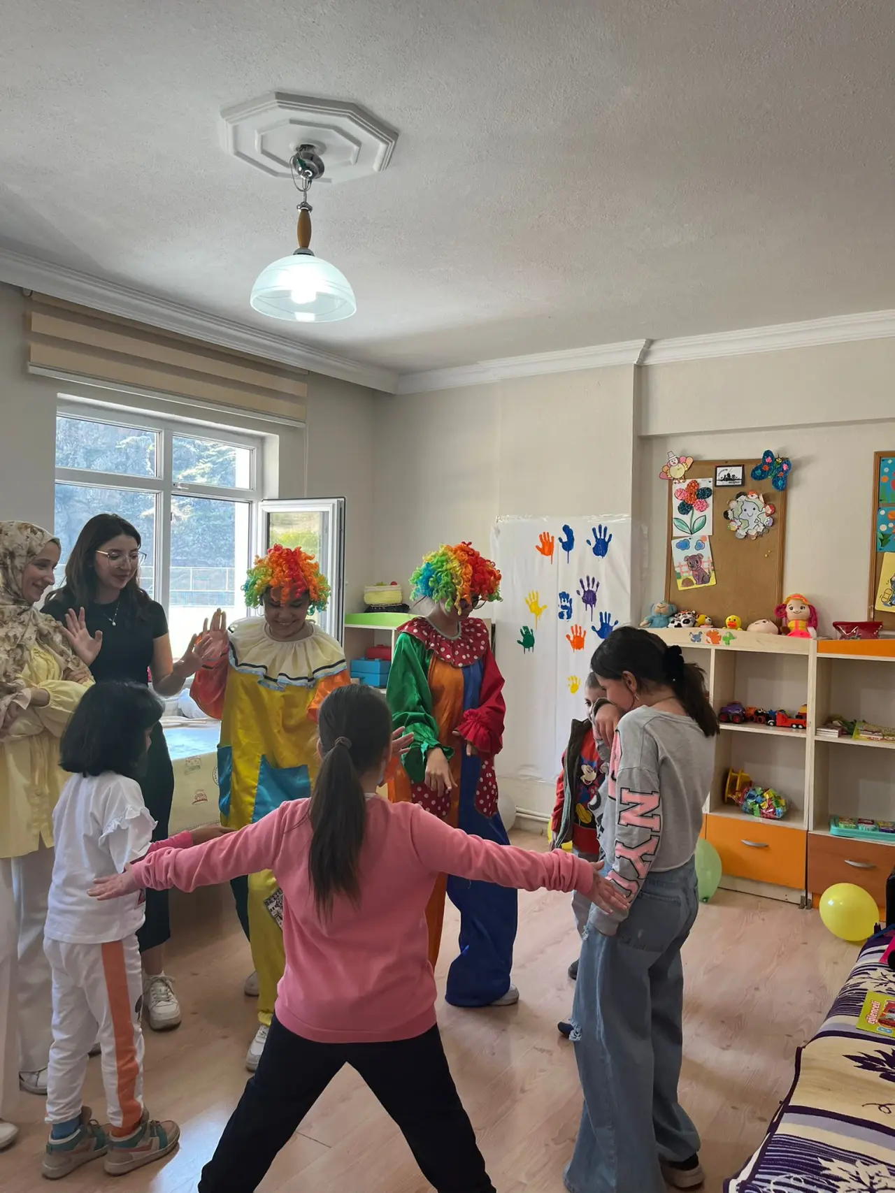 Üniversite öğrencilerinden özel çocuklara anlamlı etkinlik 6