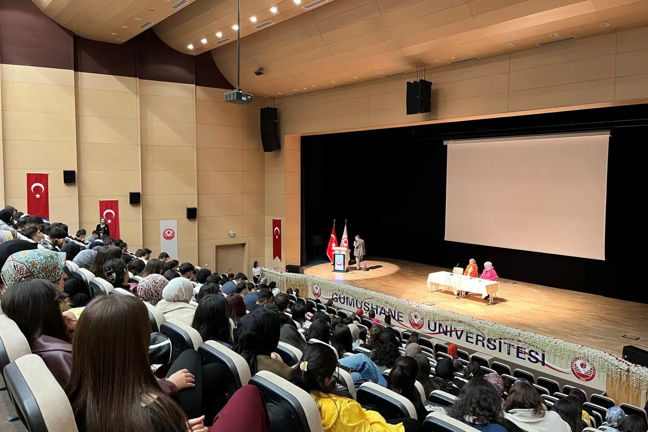 GÜ’de Pembe Farkındalık etkinliği 2