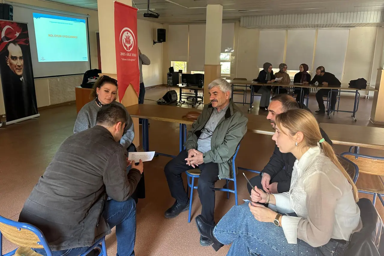 Afetlerde psikolojik ilk yardım ve psikososyal destek eğitimleri verildi 4