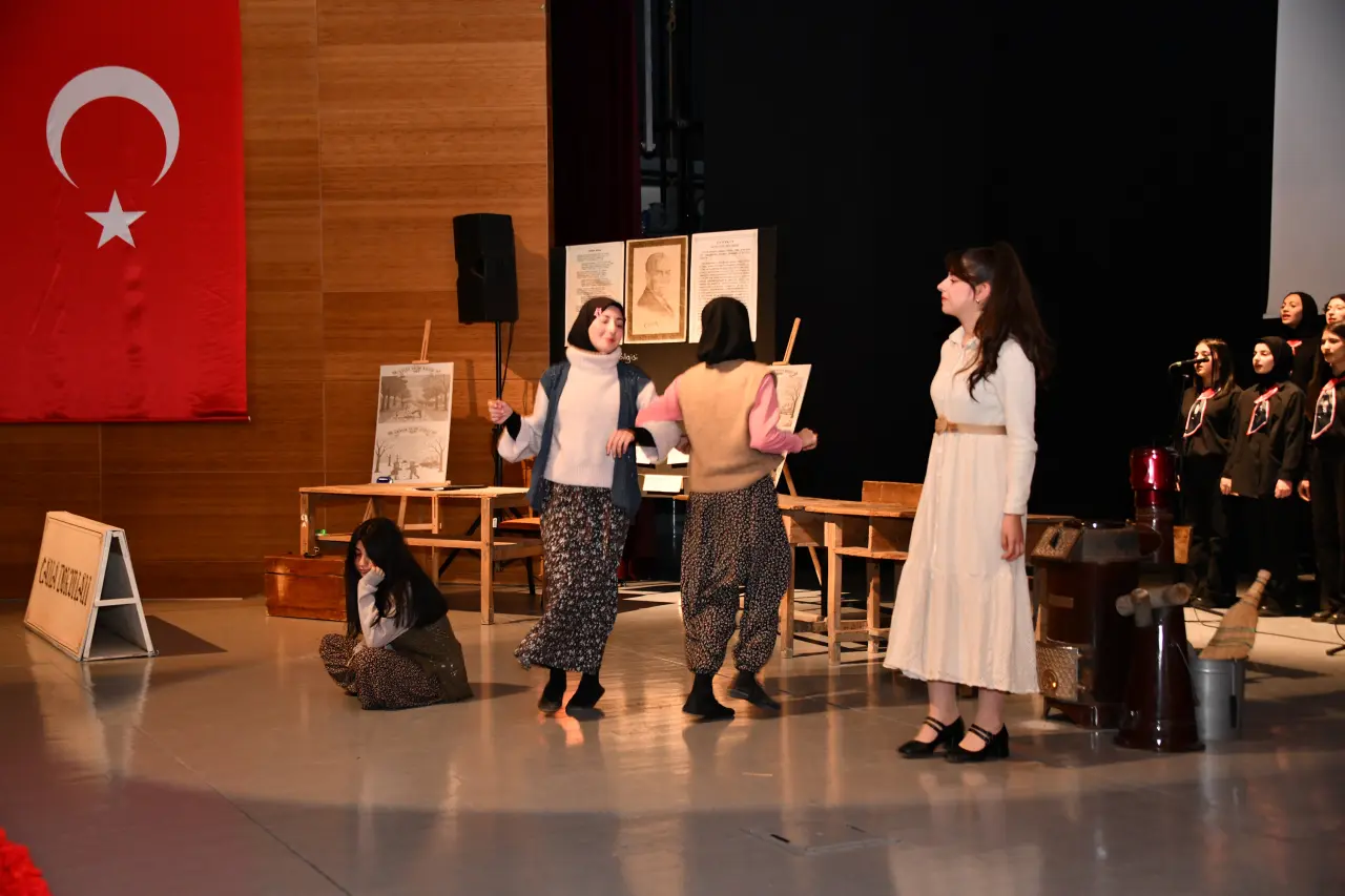 Gümüşhane'de Öğretmenler Günü kutlandı 8