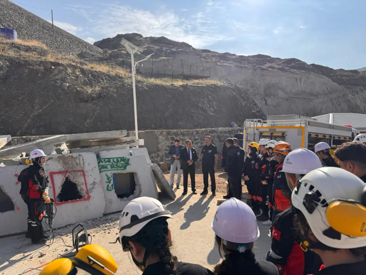 Üniversite öğrencilerine “Enkazda Arama-Kurtarma” eğitimi 7