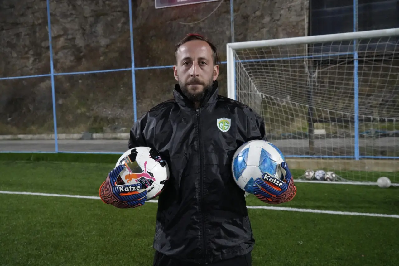 Gümüşhane’de Yeşil Sahalarda Nadir Görülen Fedakarlık: Başkan, Hoca ve Kaleci Aynı İsim 10