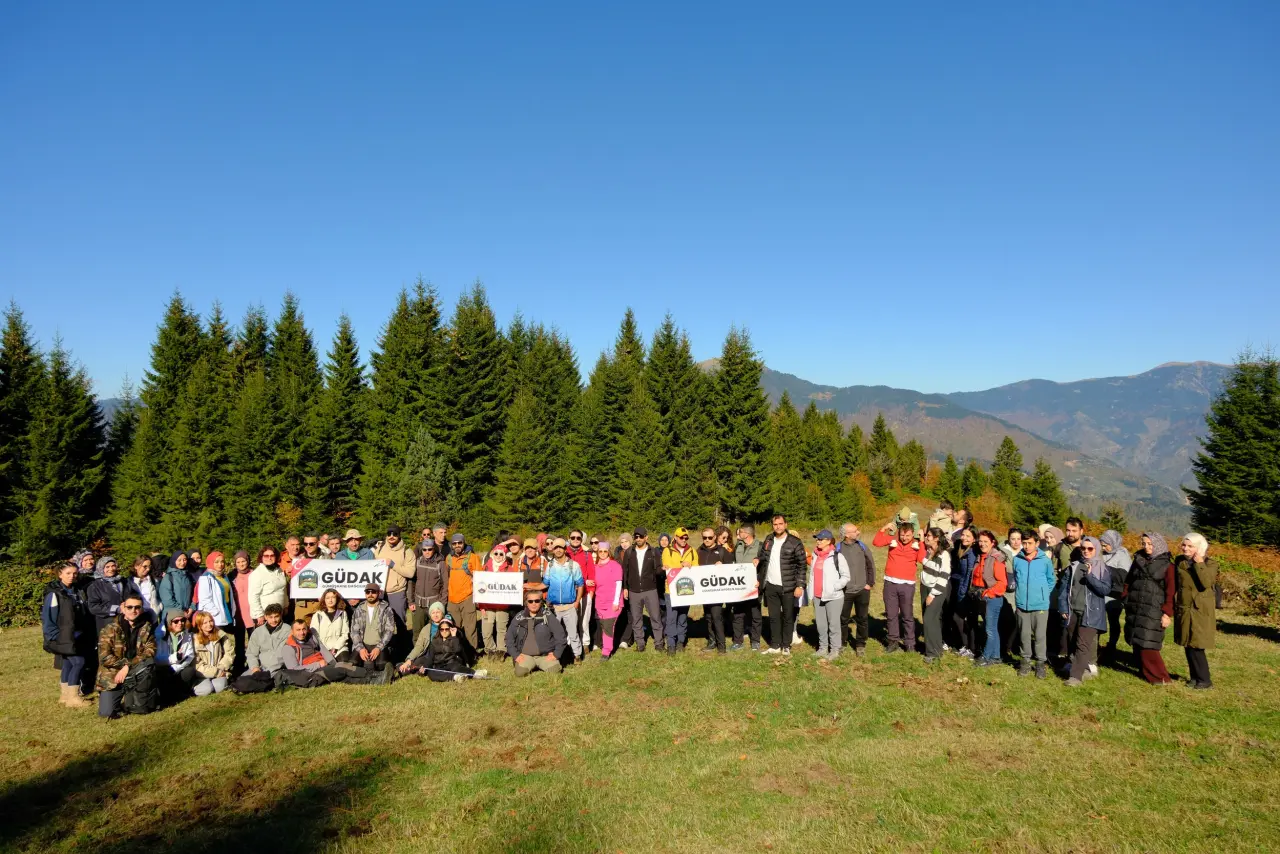 Gümüşhane'nin "Doğal Ağaç Müzesi” ziyaretçi akınına uğradı 13