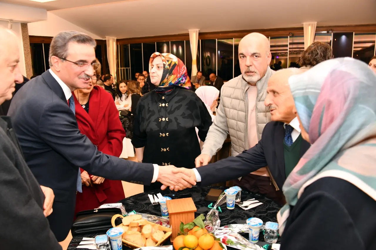 Gümüşhane’de Eğitim Çınarlarına Büyük Vefa 6