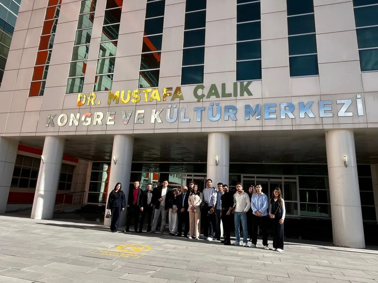 Gümüşhane ve Bayburt arasında sanat köprüsü: Geleceğin ressamlarından Öğretmenler Günü’ne özel sergi 18