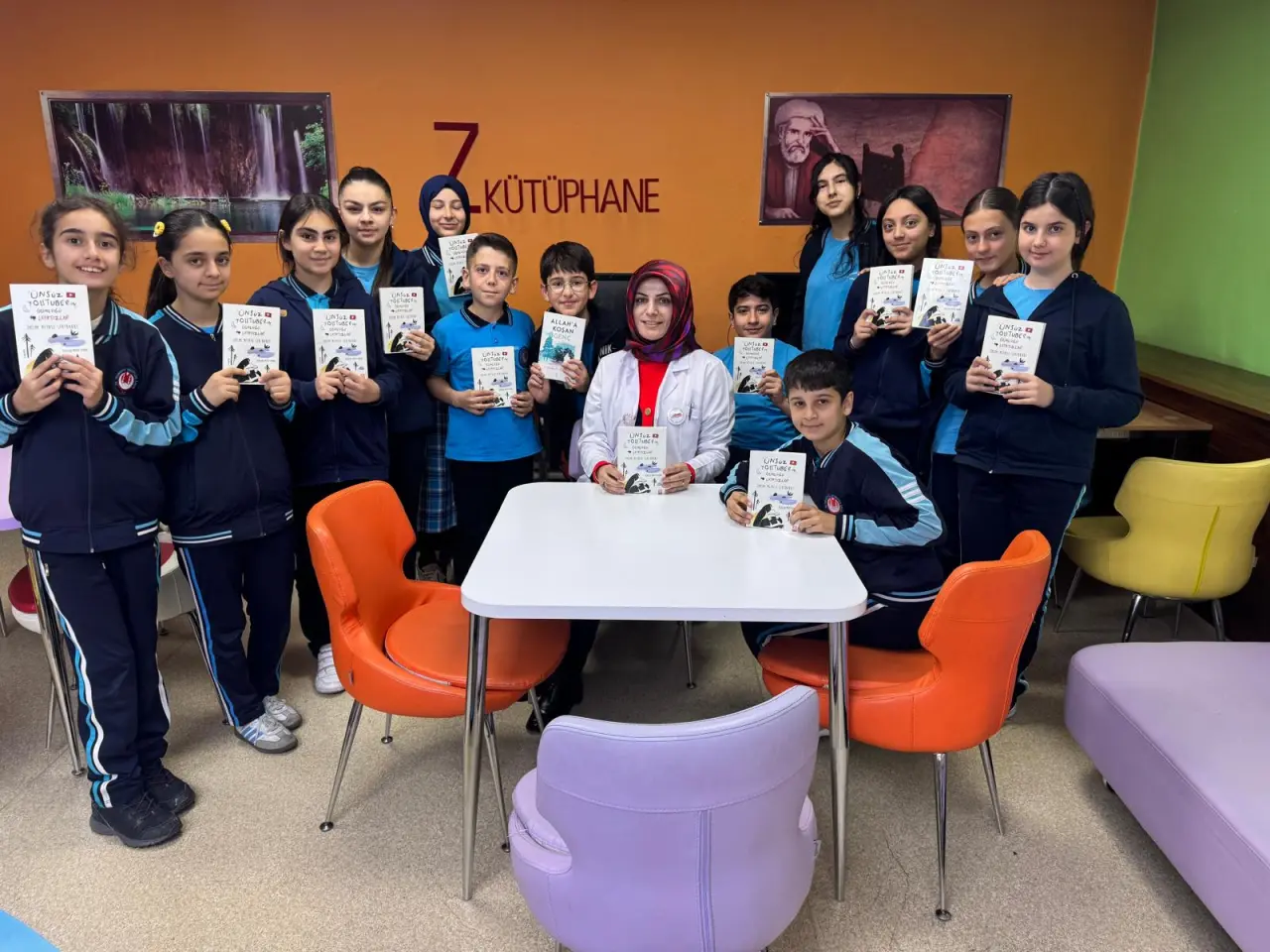 Gümüşhane'den Mardin'e Kurulan Gönül Köprüsü: Öğrenciler Mektuplarla Hem Kültür Hem Kitap Paylaşıyor! 4