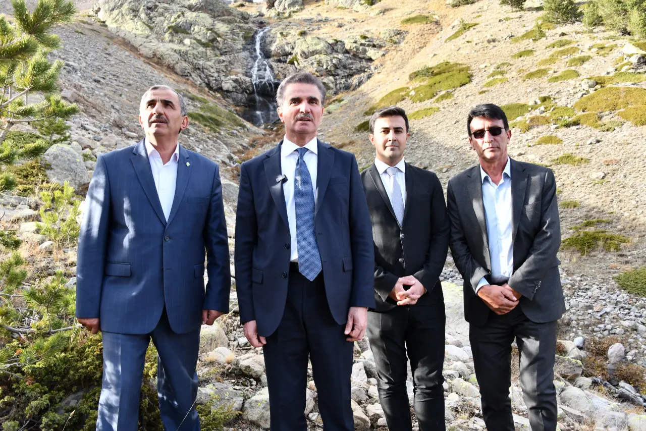 Vali Baruş, Artabel Gölleri Tabiat Parkı yolunda incelemelerde bulundu 7