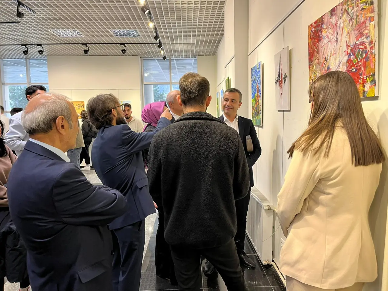 Gümüşhane ve Bayburt arasında sanat köprüsü: Geleceğin ressamlarından Öğretmenler Günü’ne özel sergi 2