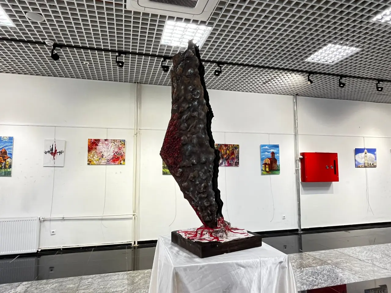 Gümüşhane ve Bayburt arasında sanat köprüsü: Geleceğin ressamlarından Öğretmenler Günü’ne özel sergi 12