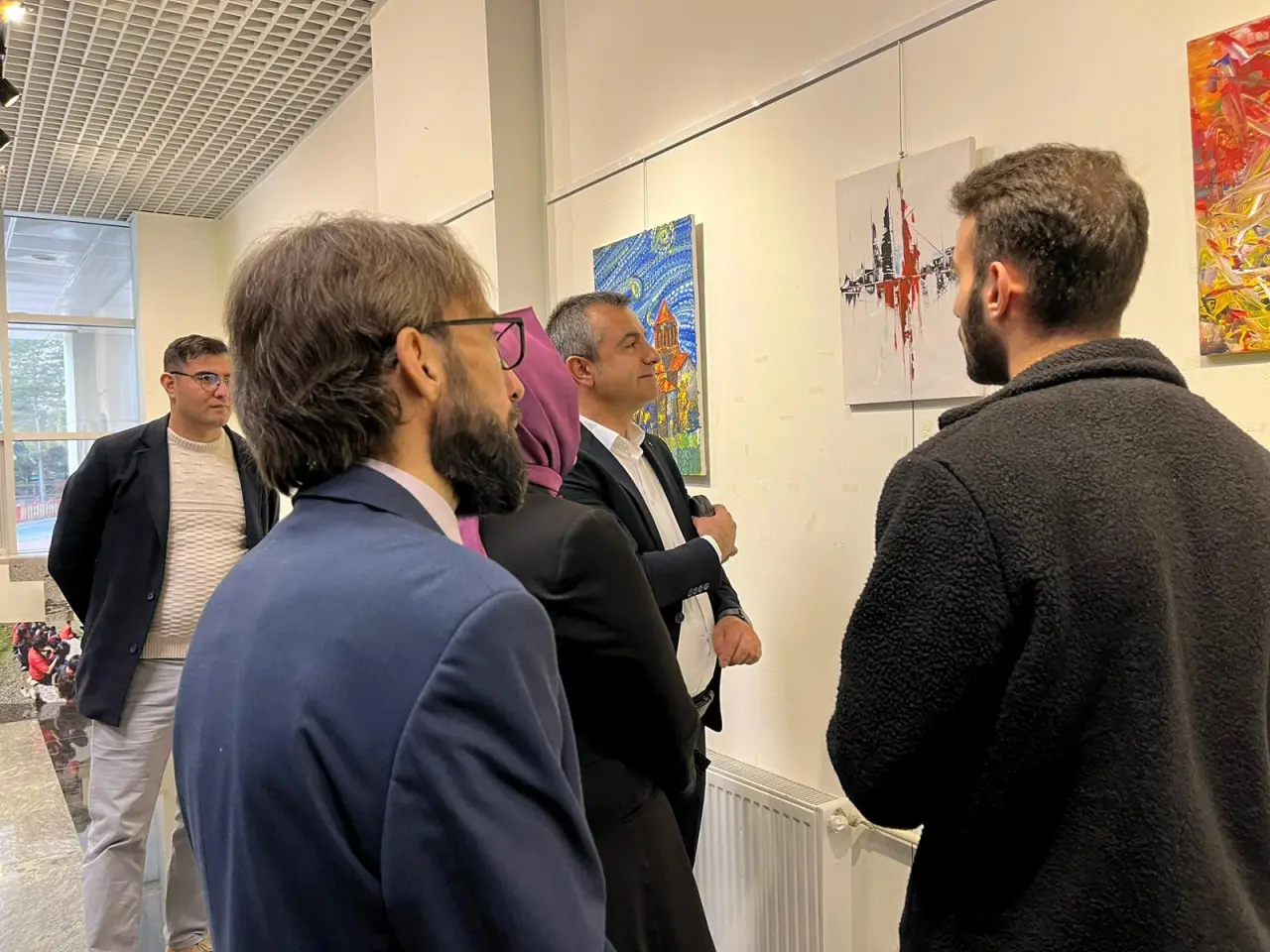 Gümüşhane ve Bayburt arasında sanat köprüsü: Geleceğin ressamlarından Öğretmenler Günü’ne özel sergi 9