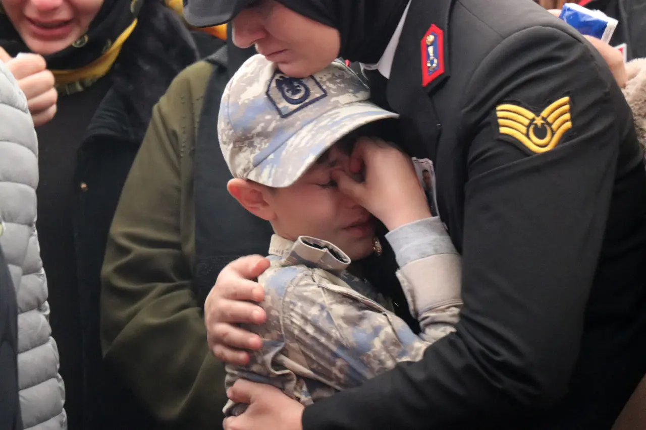 Şehidimiz son yolculuğuna uğurlandı 14