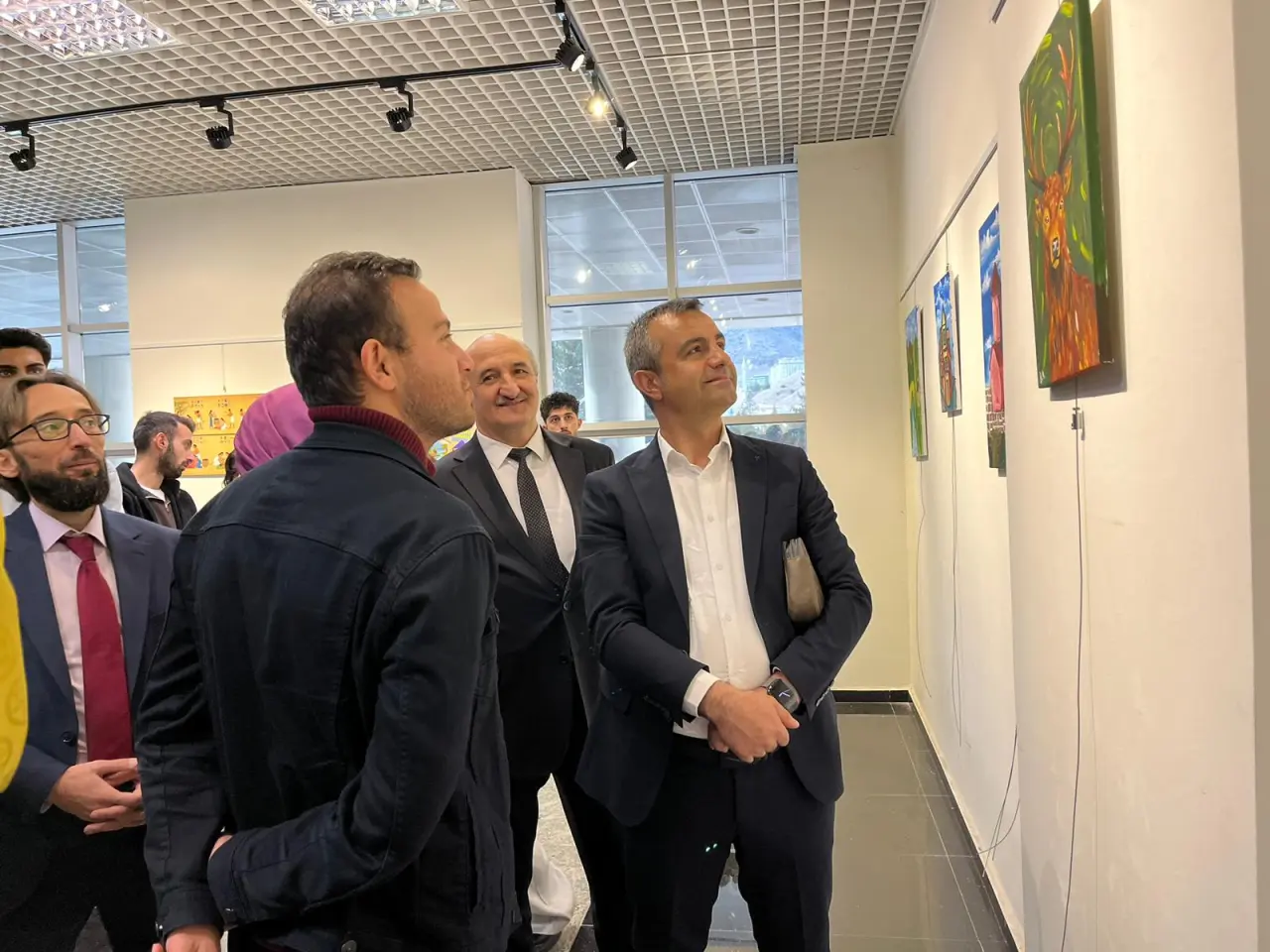 Gümüşhane ve Bayburt arasında sanat köprüsü: Geleceğin ressamlarından Öğretmenler Günü’ne özel sergi 4