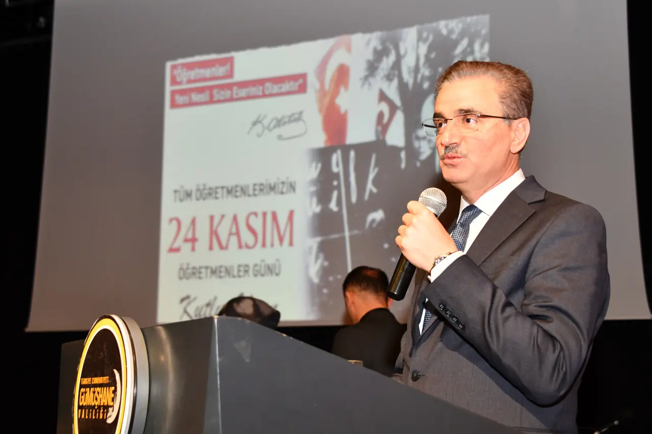 Gümüşhane'de Öğretmenler Günü kutlandı 6