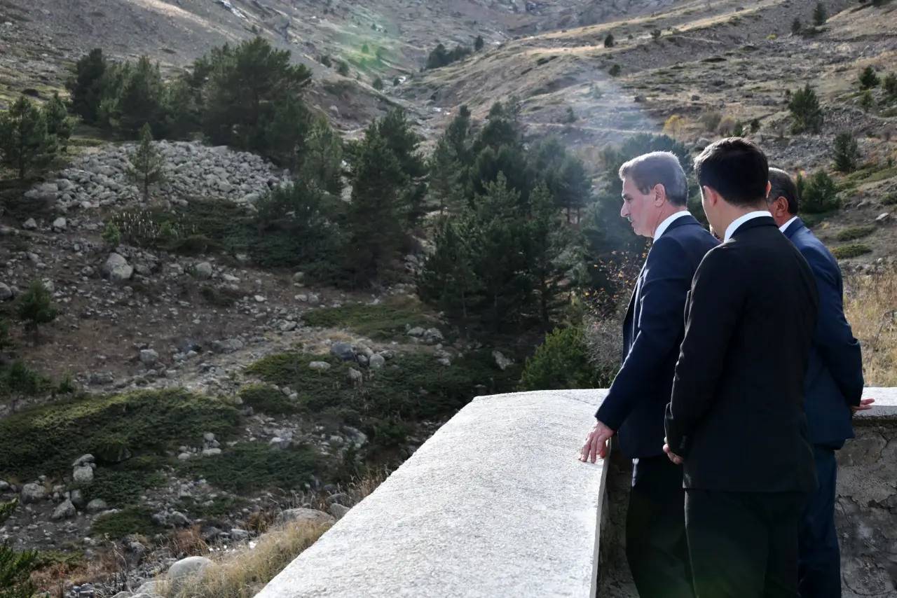 Vali Baruş, Artabel Gölleri Tabiat Parkı yolunda incelemelerde bulundu 3