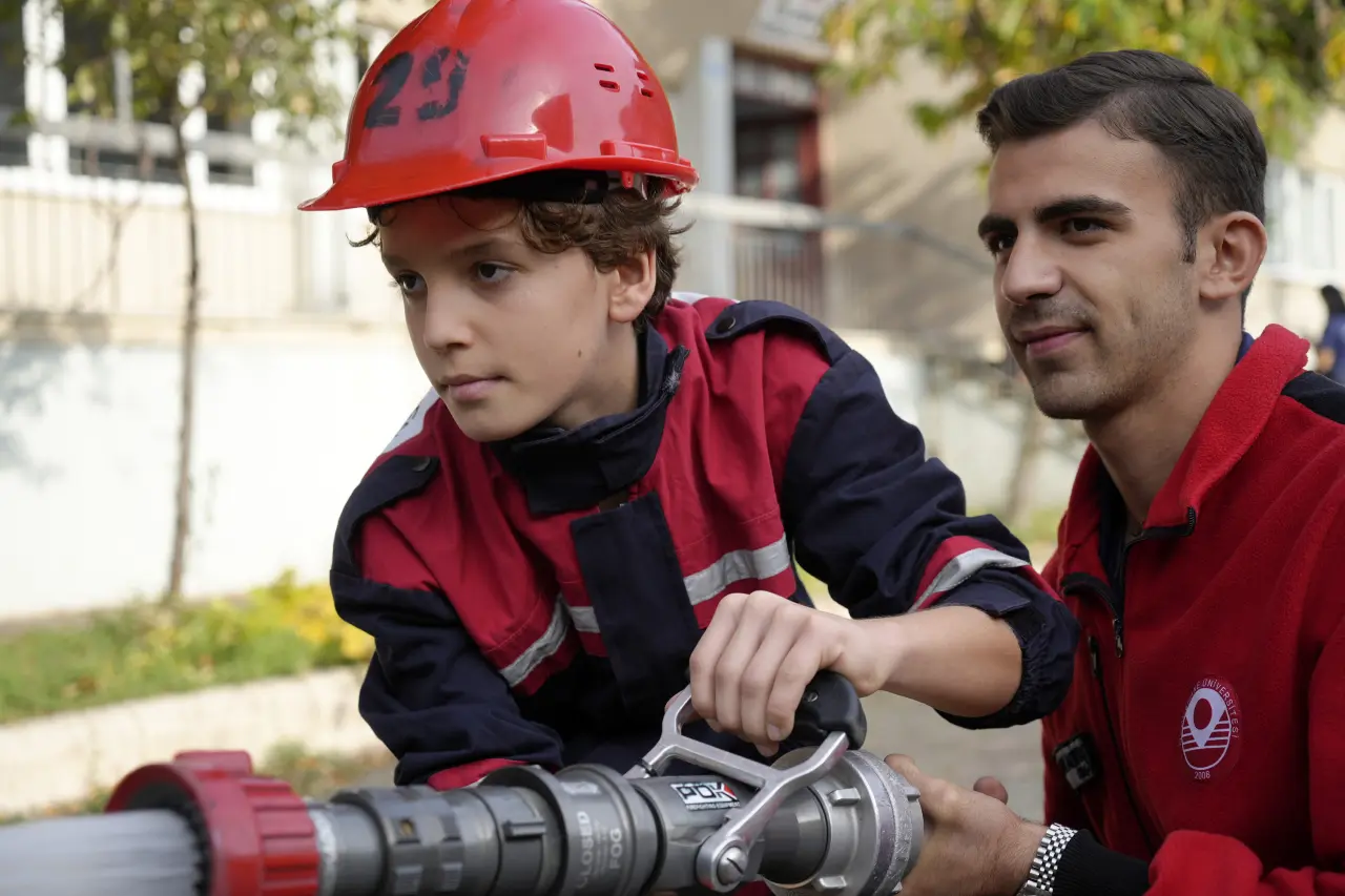 Gümüşhane’de ‘Gençlik İtfaiyesi’ projesiyle afet bilinci temelden kazandırılıyor 8