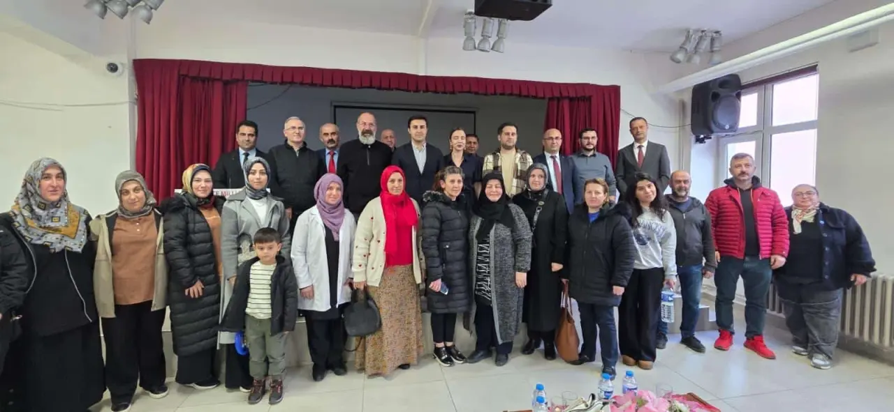 Torul’da "Her Şey Aile İle Başlar" diyerek velilere yol haritası çizildi 2