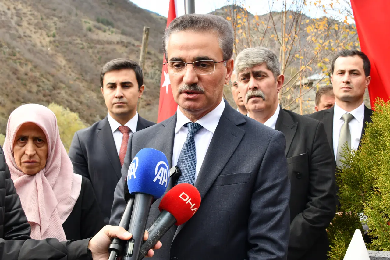 Şehit Öğretmen Necmettin Yılmaz Öğretmenler Gününde kabri başında anıldı 2