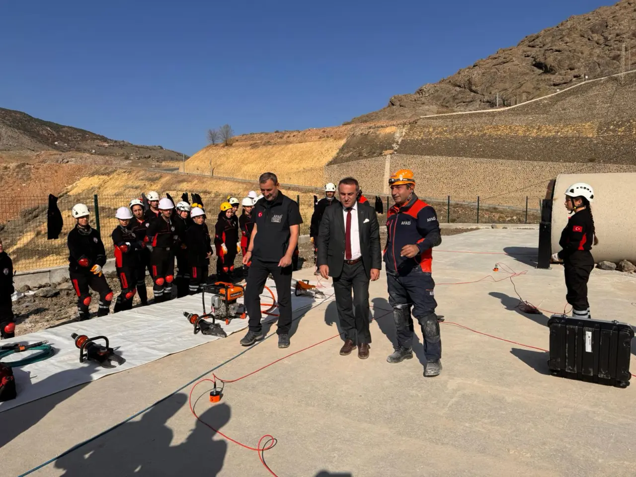 Üniversite öğrencilerine “Enkazda Arama-Kurtarma” eğitimi 2