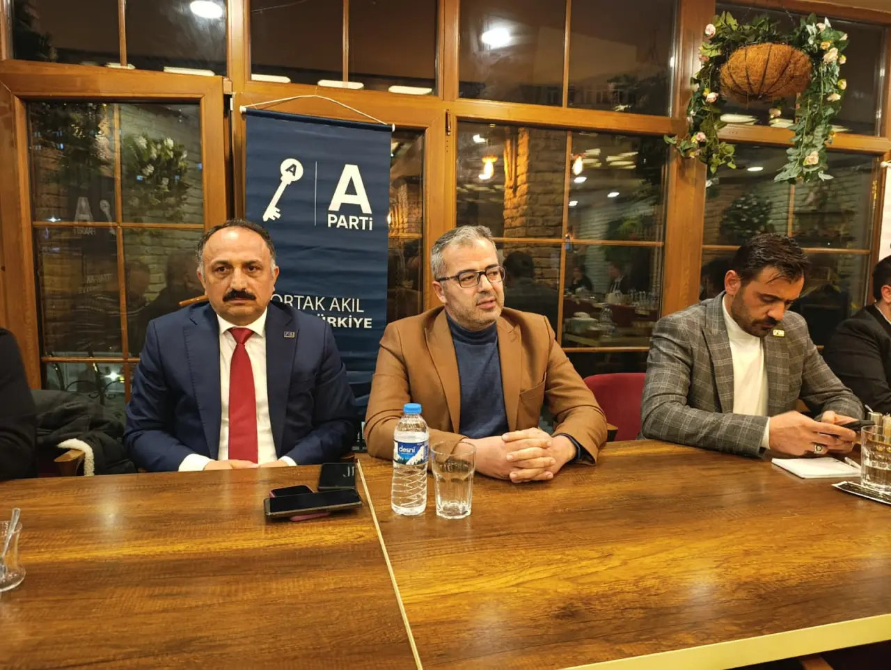 Anahtar Parti basınla buluştu 1