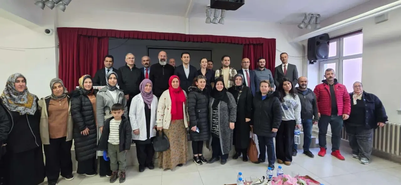 Torul’da "Her Şey Aile İle Başlar" diyerek velilere yol haritası çizildi 9