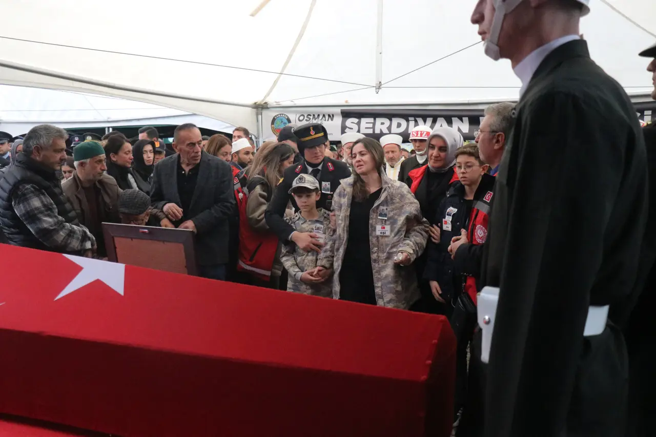 Şehidimiz son yolculuğuna uğurlandı 12