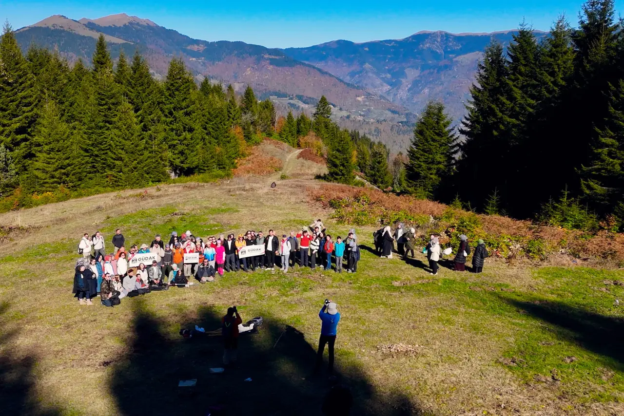 Gümüşhane'nin "Doğal Ağaç Müzesi” ziyaretçi akınına uğradı 27