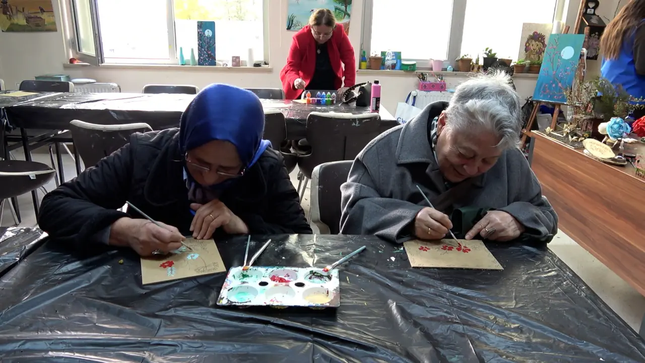 24 Kasım, Gençlik Merkezi’nde Sanat ve Sohbetle Kutlandı 9