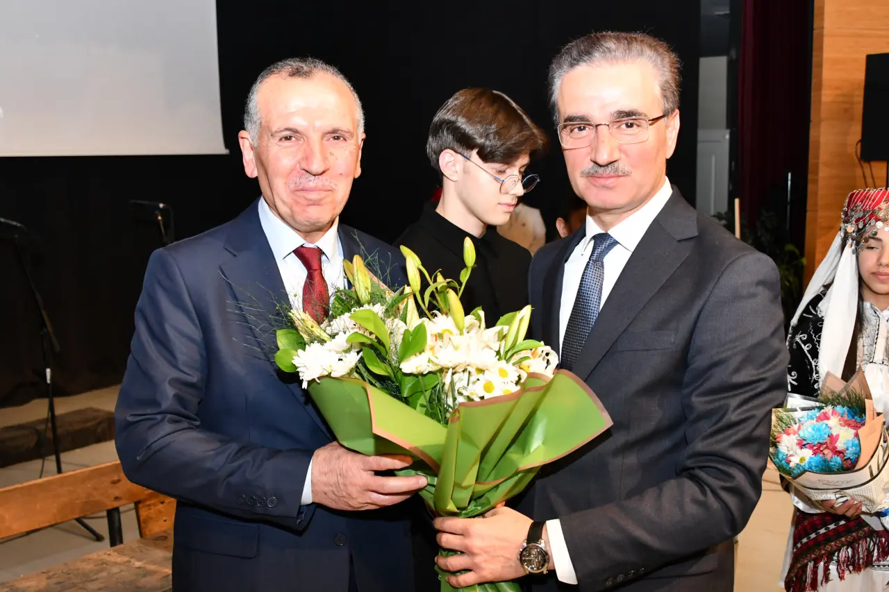 Gümüşhane'de Öğretmenler Günü kutlandı 19