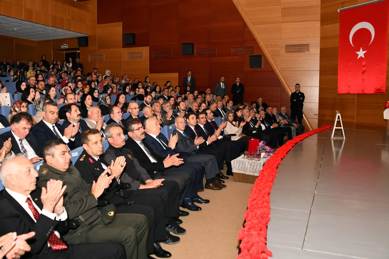 Gümüşhane'de Öğretmenler Günü kutlandı 35