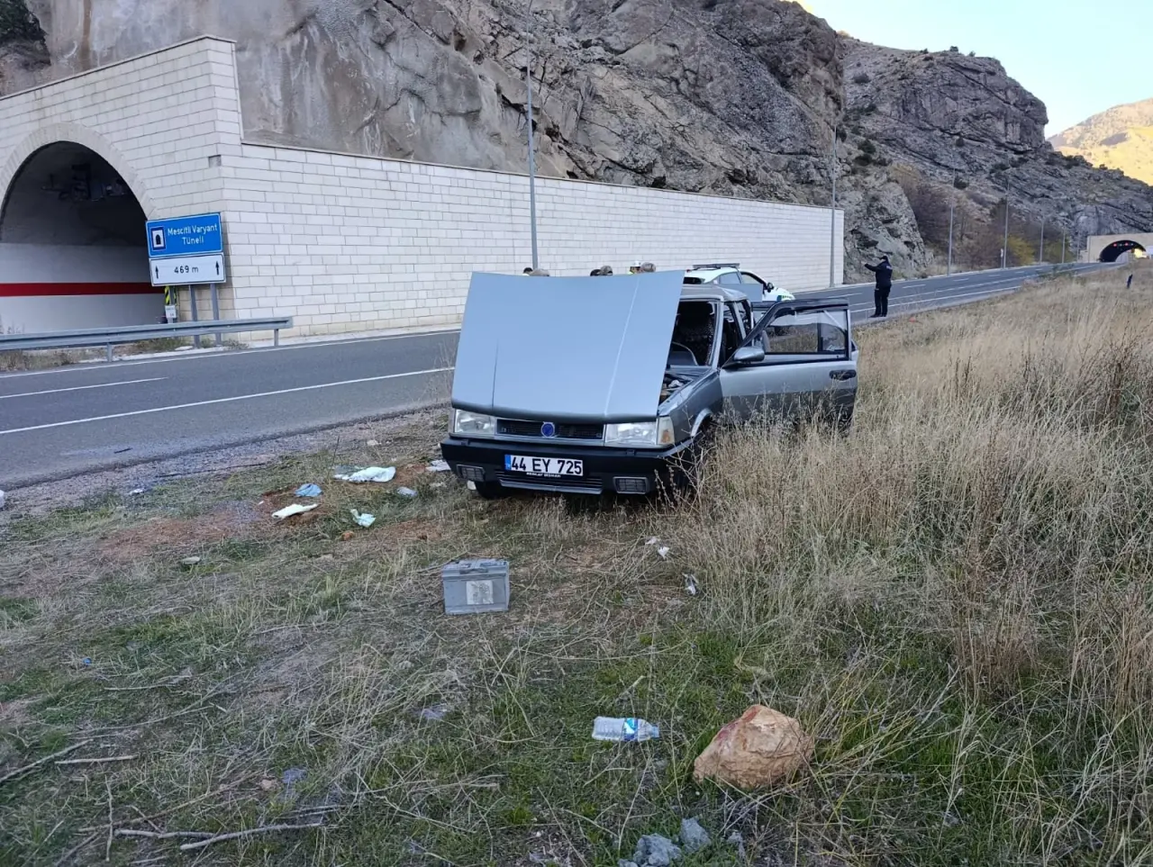 Gümüşhane-Trabzon yolunda korkutan kaza: 4 yaralı 4