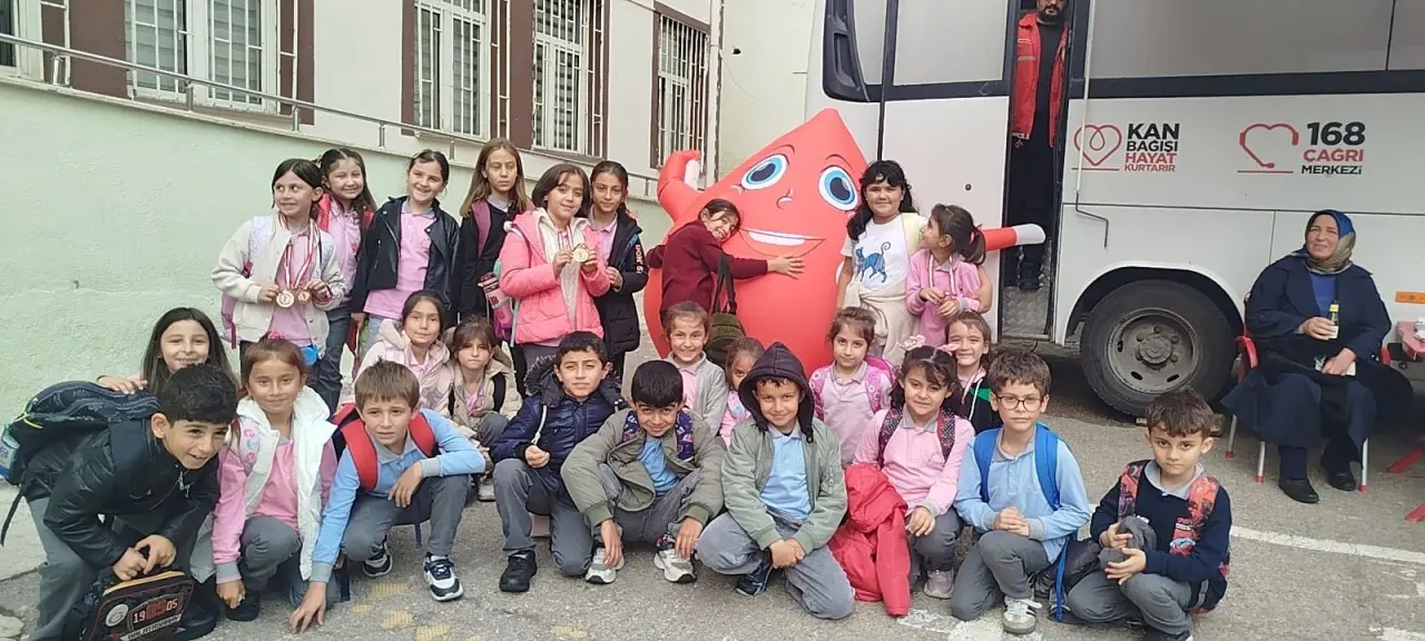 Büyükler kan verdi küçükler madalya aldı 5