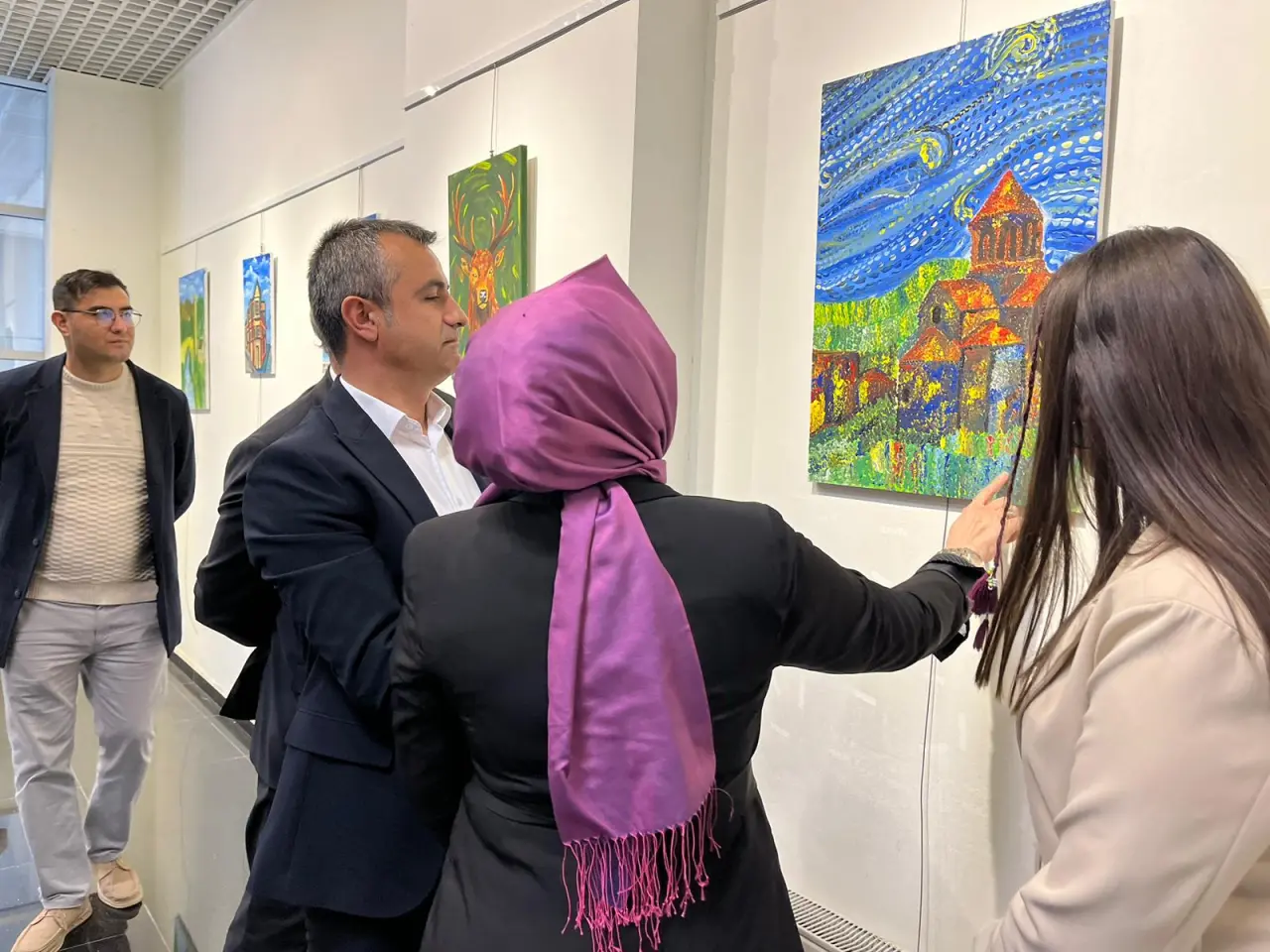 Gümüşhane ve Bayburt arasında sanat köprüsü: Geleceğin ressamlarından Öğretmenler Günü’ne özel sergi 7