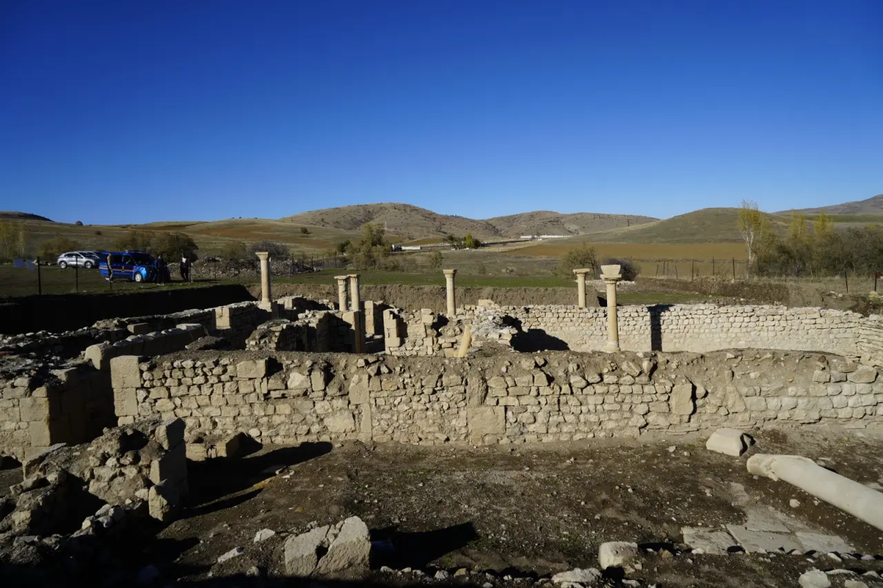 Satala Antik Kenti’nde 150 yıl sonra ikinci büst bulundu 2