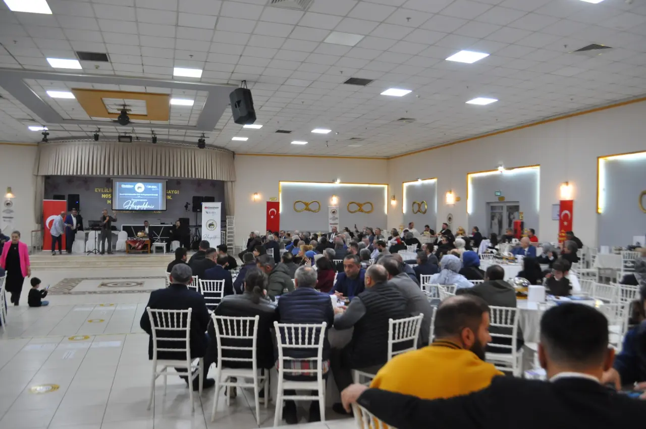 Bursa’da Gümüşhane Çıkarması: Herfene Gecesi’ne 500 Kişi Katıldı 12