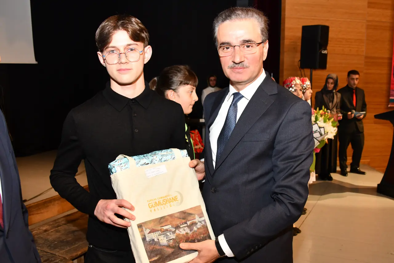 Gümüşhane'de Öğretmenler Günü kutlandı 17