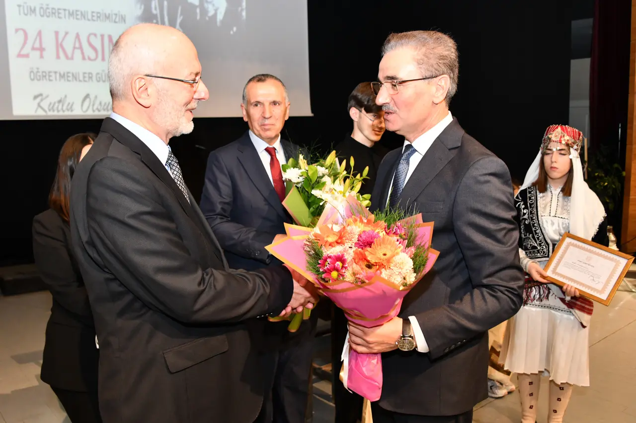 Gümüşhane'de Öğretmenler Günü kutlandı 21