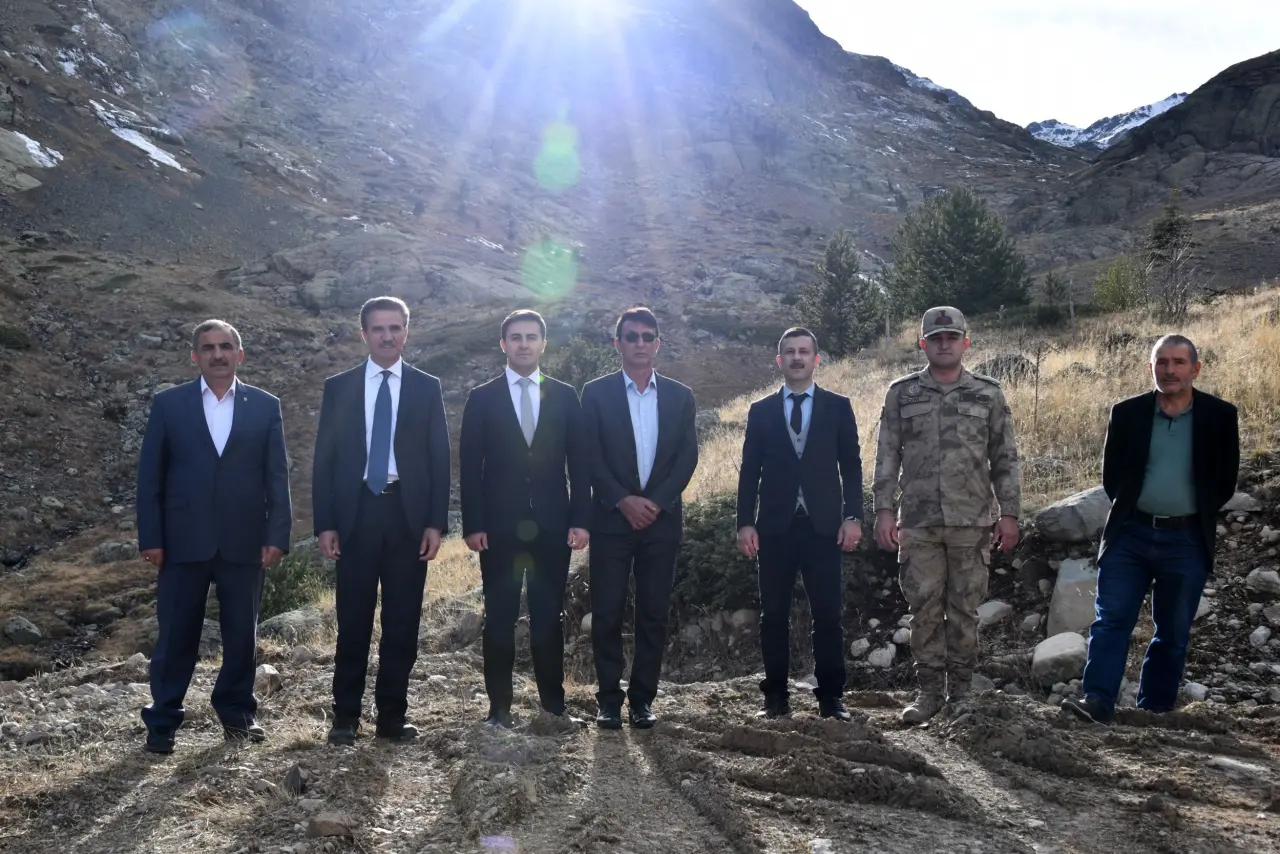 Vali Baruş, Artabel Gölleri Tabiat Parkı yolunda incelemelerde bulundu 6