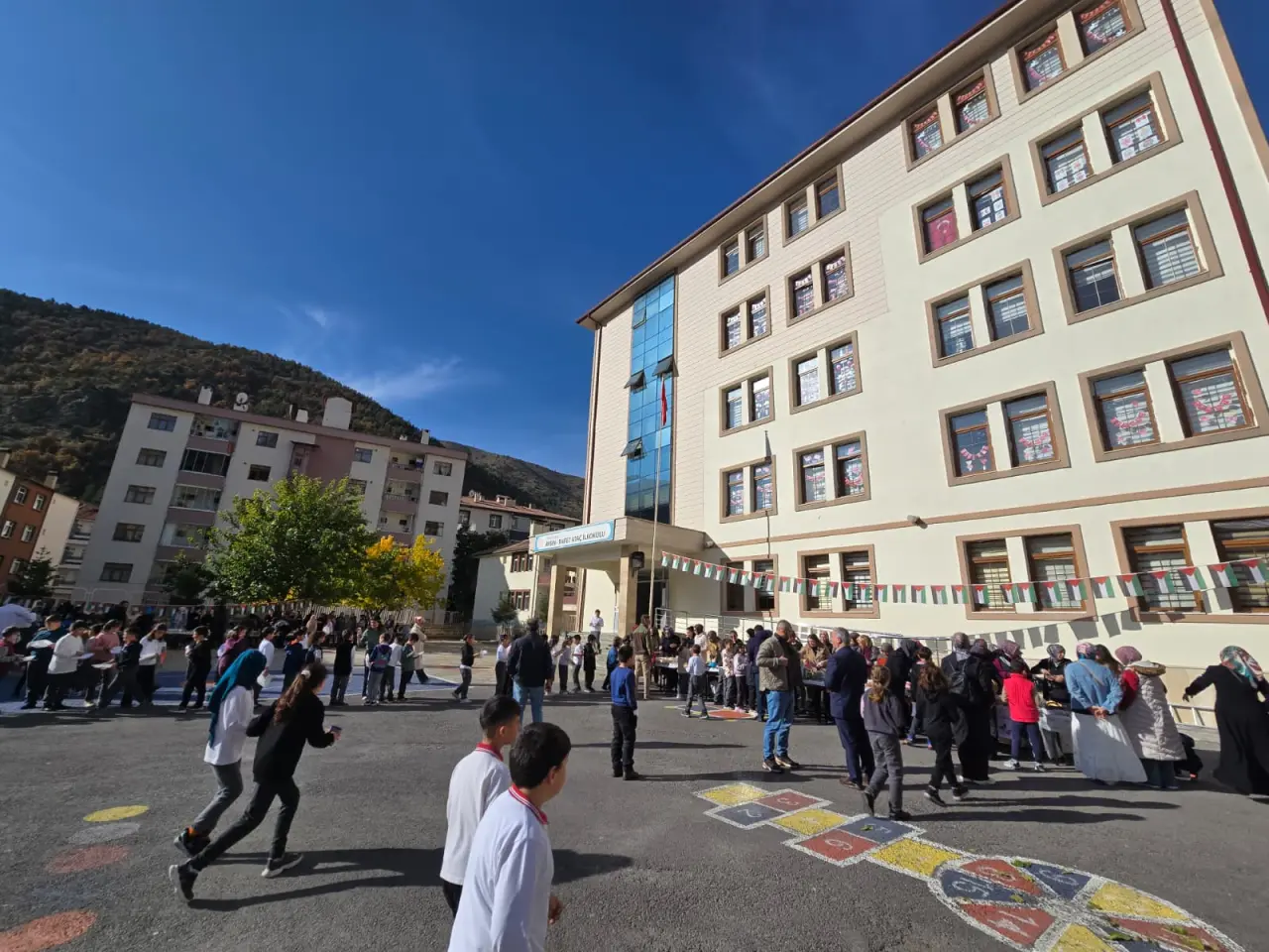 Aysın Rafet Ataç İlkokulu'ndan Filistin'e Rekor Destek: 2.5 Saatte 87.410 TL! 6