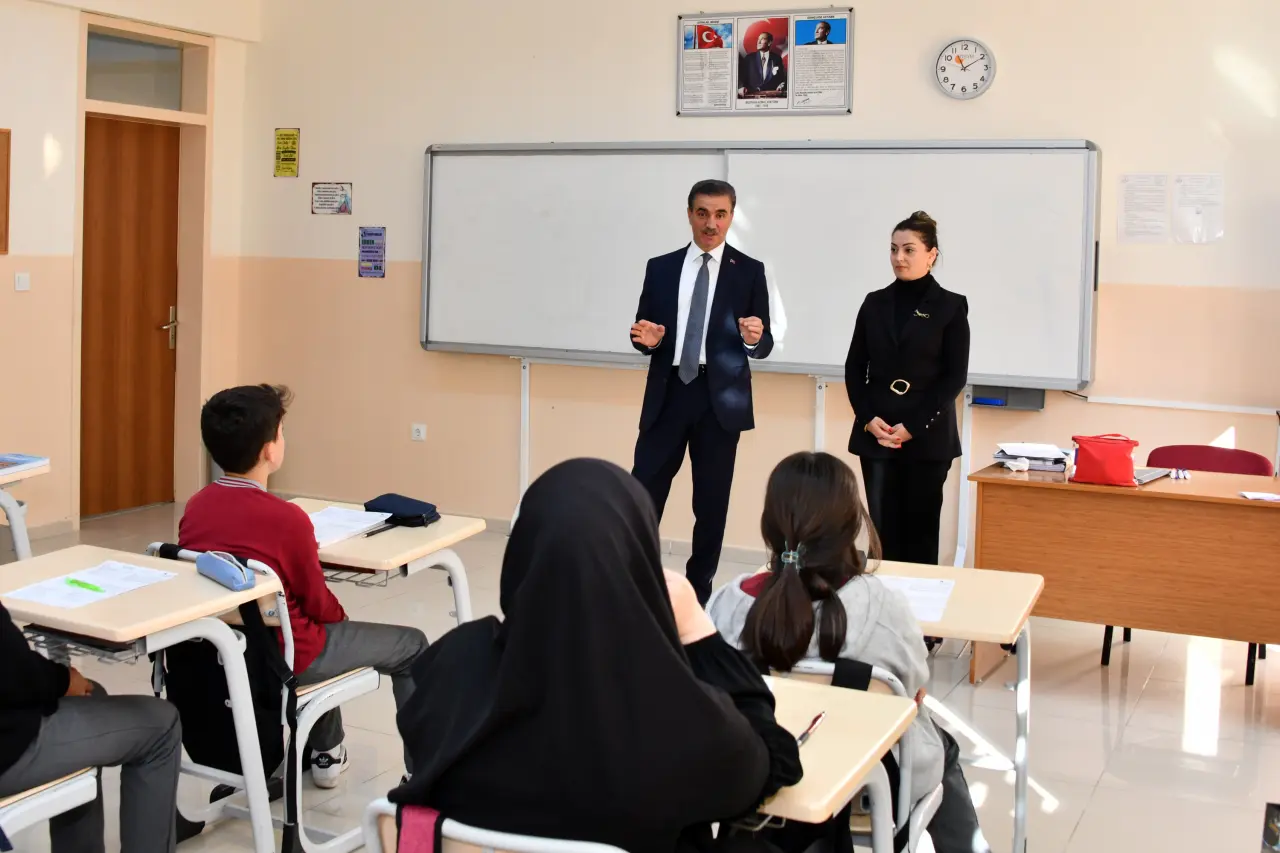 Vali Baruş’tan gençlere 'Hedef Belirleyin' mesajı 9