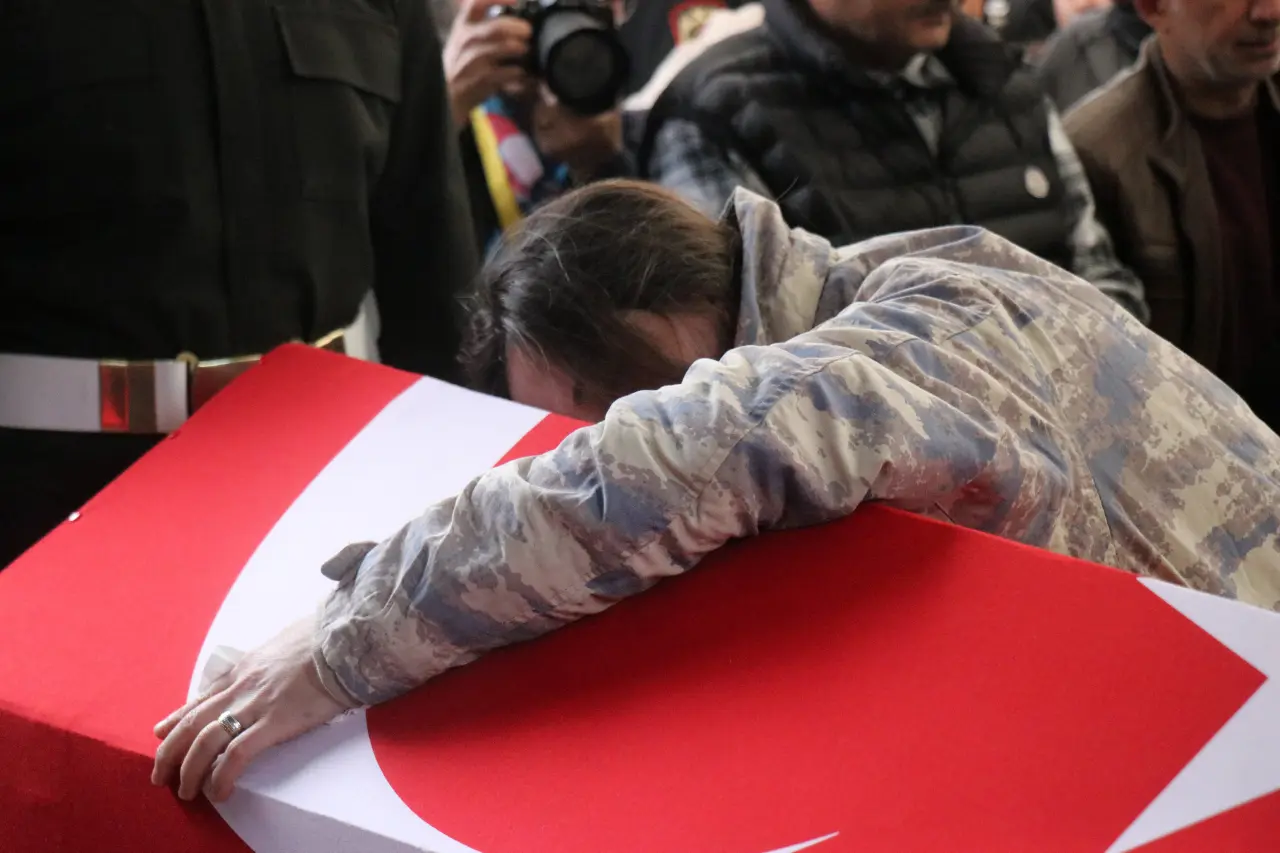 Şehidimiz son yolculuğuna uğurlandı 13