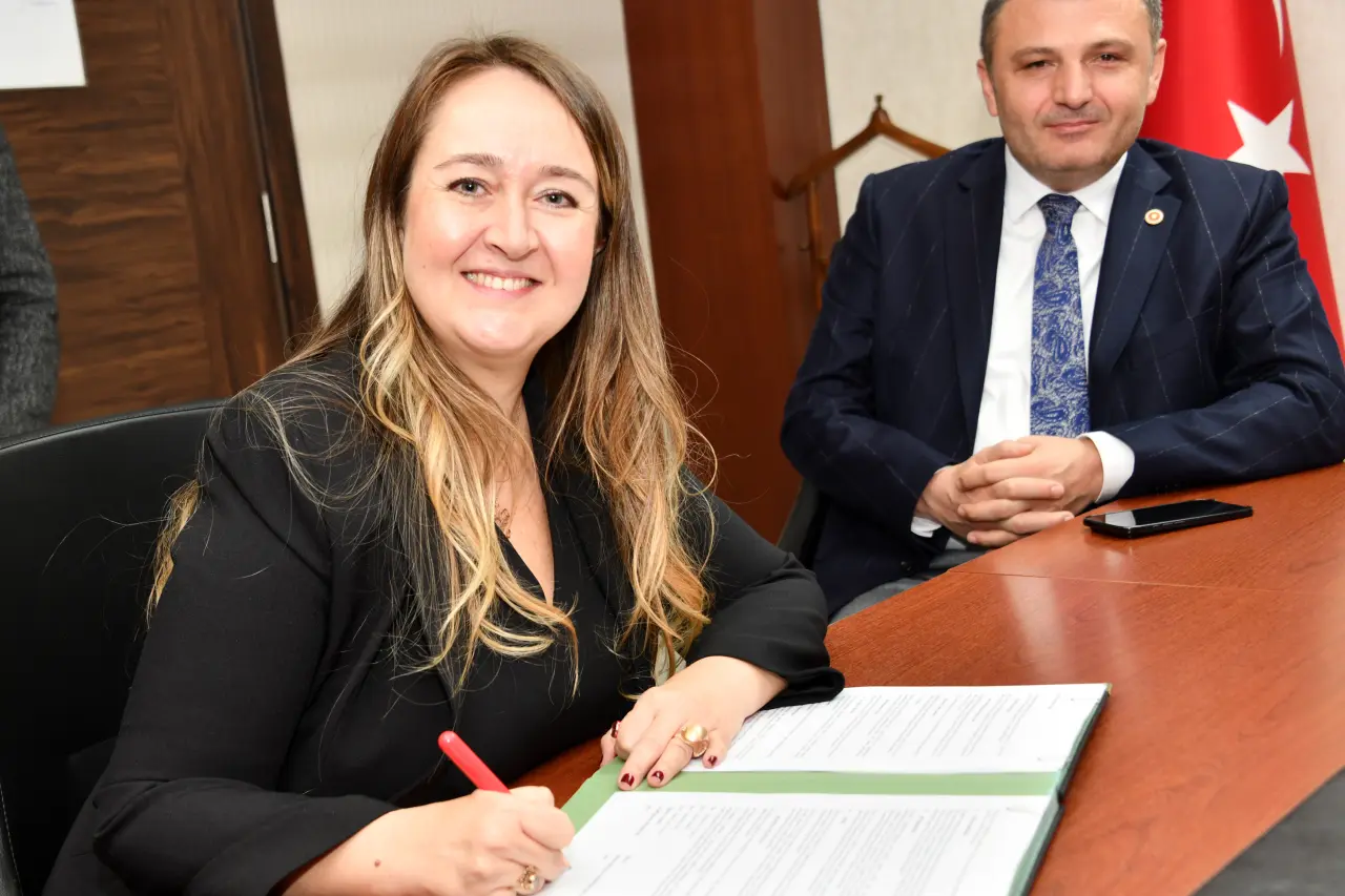 Gümüşhane'ye 500 Kişilik Çağrı Merkezi için imzalar atıldı 7