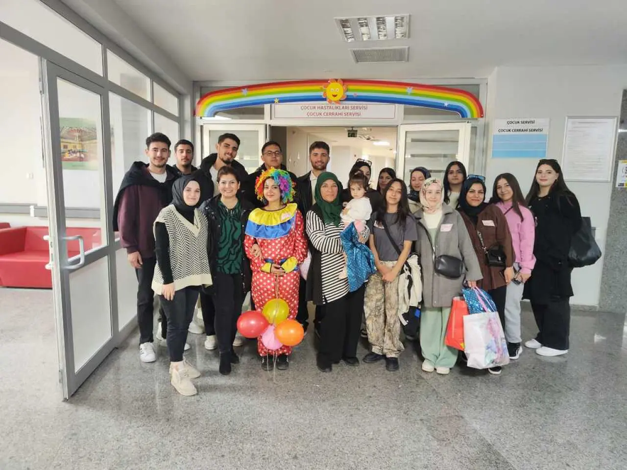 Üniversite öğrencilerinden gönüllere dokunan sosyal sorumluluk projeleri 4