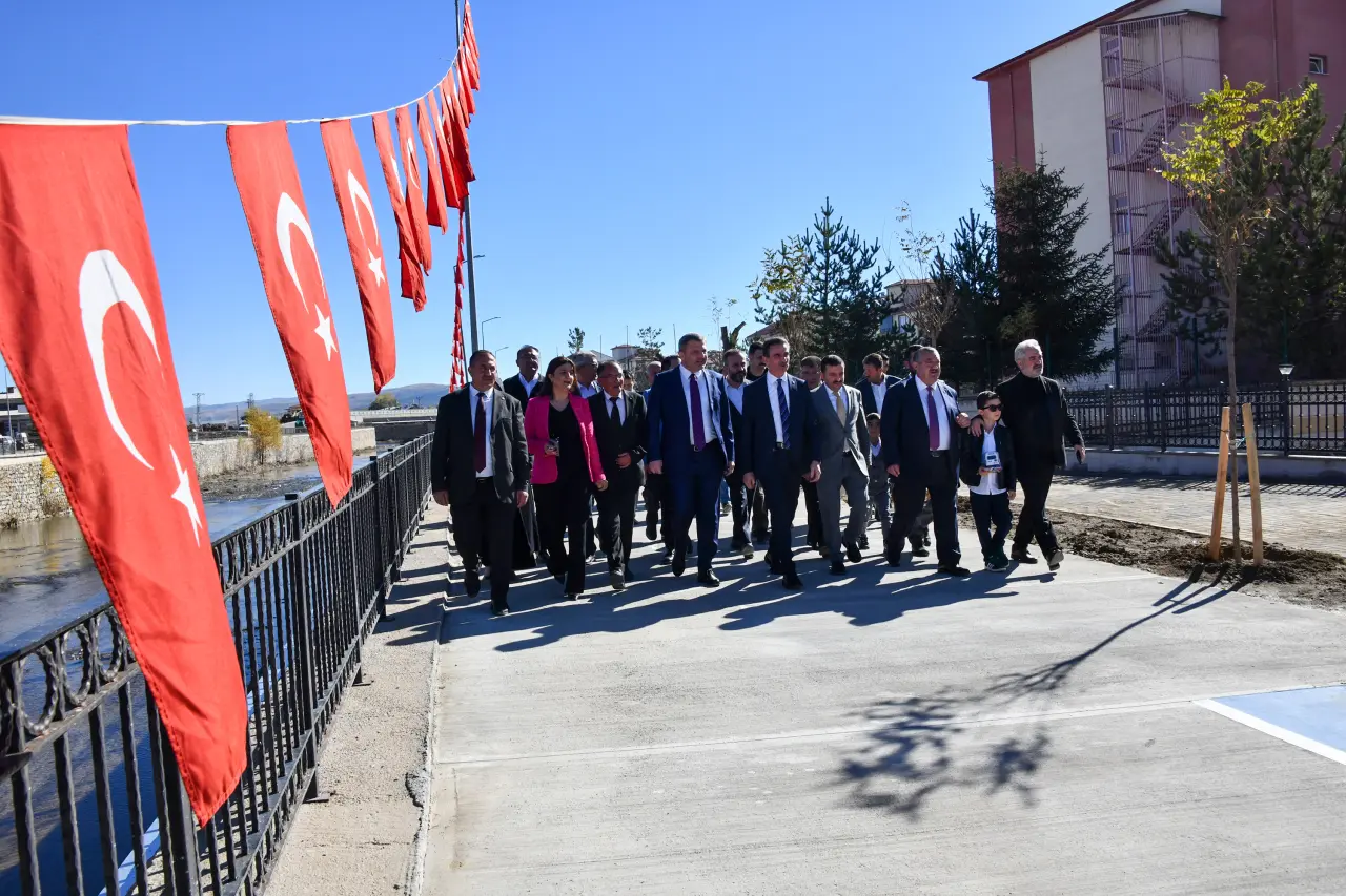 Gümüşhane’nin ilk millet bahçesi Kelkit’te hizmete girdi 2