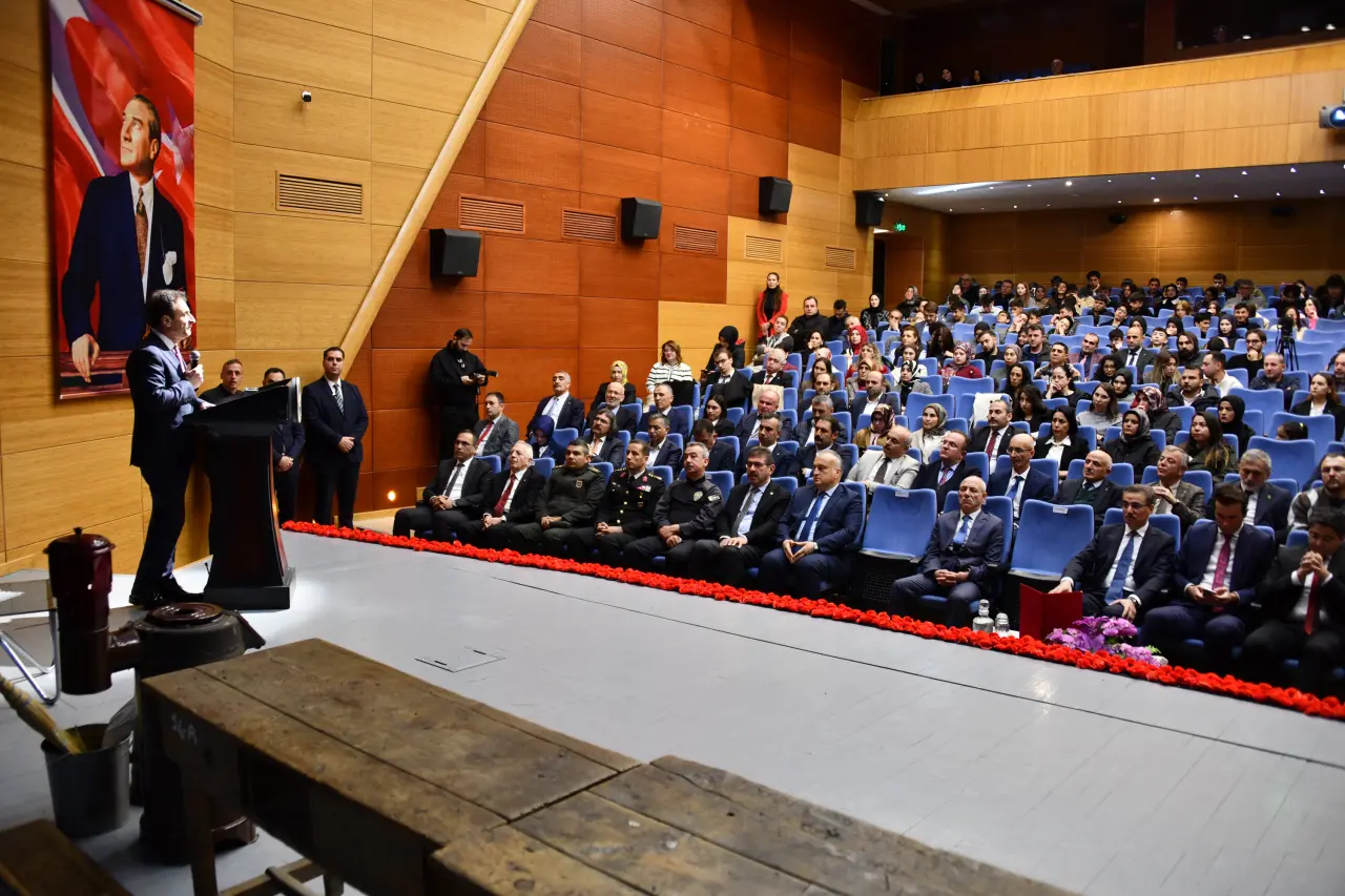 Gümüşhane'de Öğretmenler Günü kutlandı 42