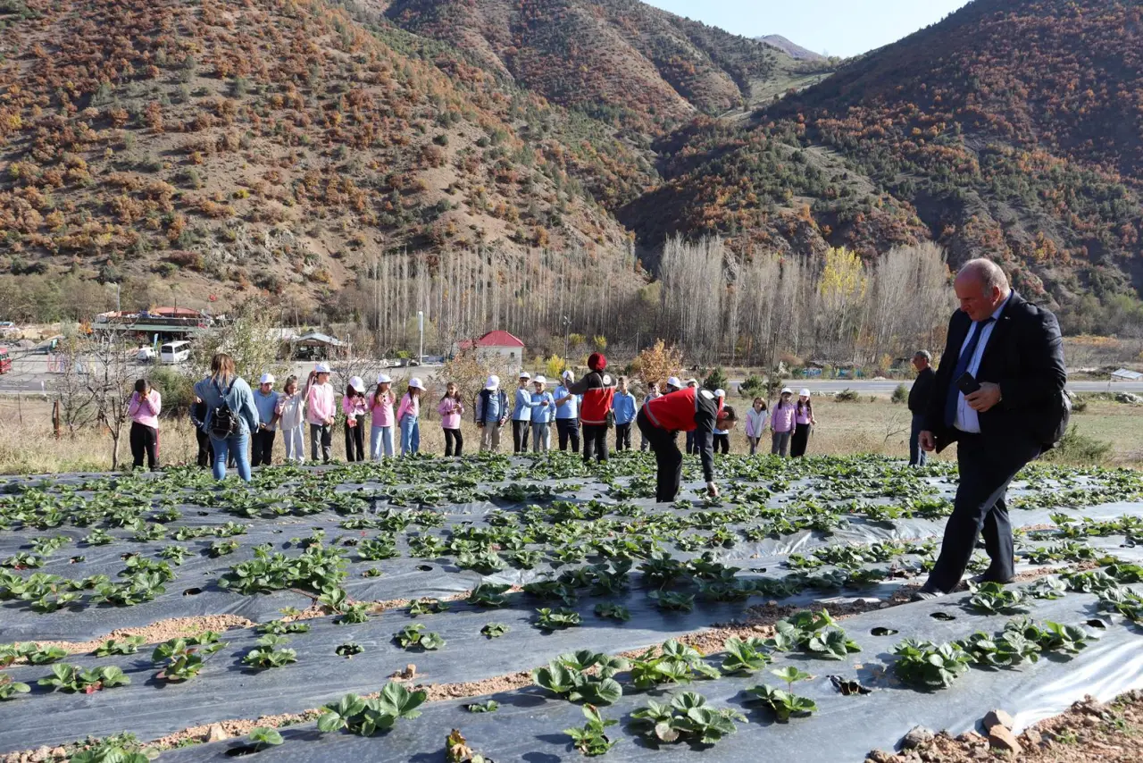 Gümüşhane’de Lider Çocuklar Tarımı Yerinde Öğrendi 20